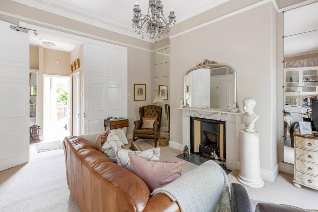 Appartement Beautiful Studio With Private Outside Terrace à Bath Extérieur photo