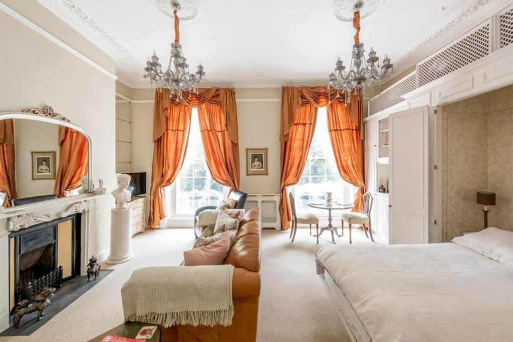 Appartement Beautiful Studio With Private Outside Terrace à Bath Extérieur photo